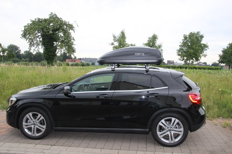 Dachbox 370 Liter auf einem Mercedes GLA in Mannheim