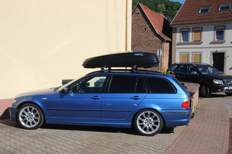 Dachbox auf einem 3er BMW Touring, bei uns leihen z.B. in Mannheim