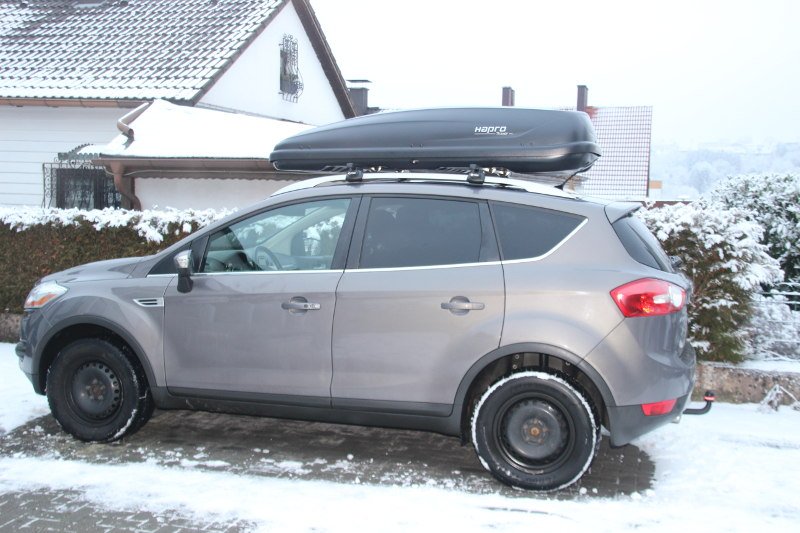 Dachbox 530 Liter auf einem Ford Kuga, bei uns in Mannheim und Umgebung mieten