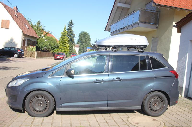 Dachbox auf einem Ford Grand C-Max in Mannheim