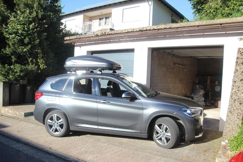 Dachbox auf einem BMW X1 in Mannheim