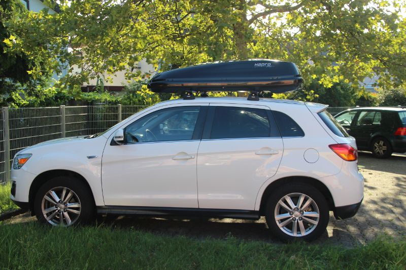 Mannheim: Hapro-Dachbox 430 Liter Volumen auf einem Mitsubishi ASX