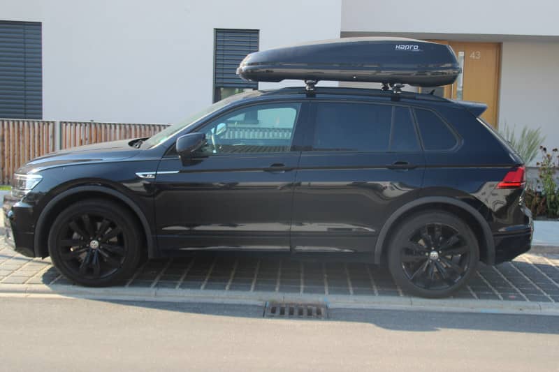 Eine Dachbox mit 430 Liter Volumen auf einem VW Tiguan bei uns in Mannheim