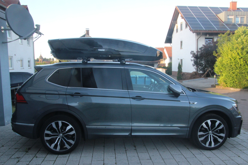Mannheim: Dachbox 640 Liter von THULE auf einem Volkswagen Tiguan Allspace