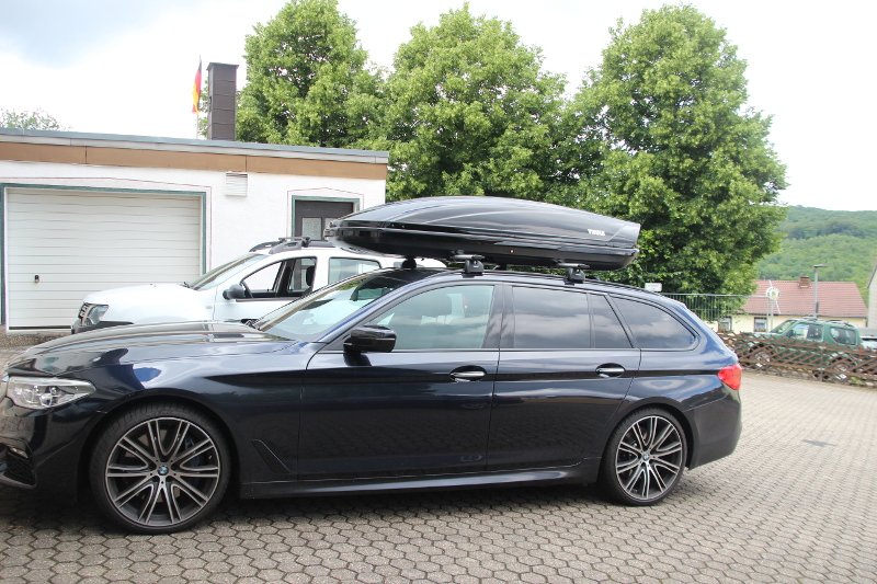 Eine XXL-Dachbox auf einem 5er BMW Touring